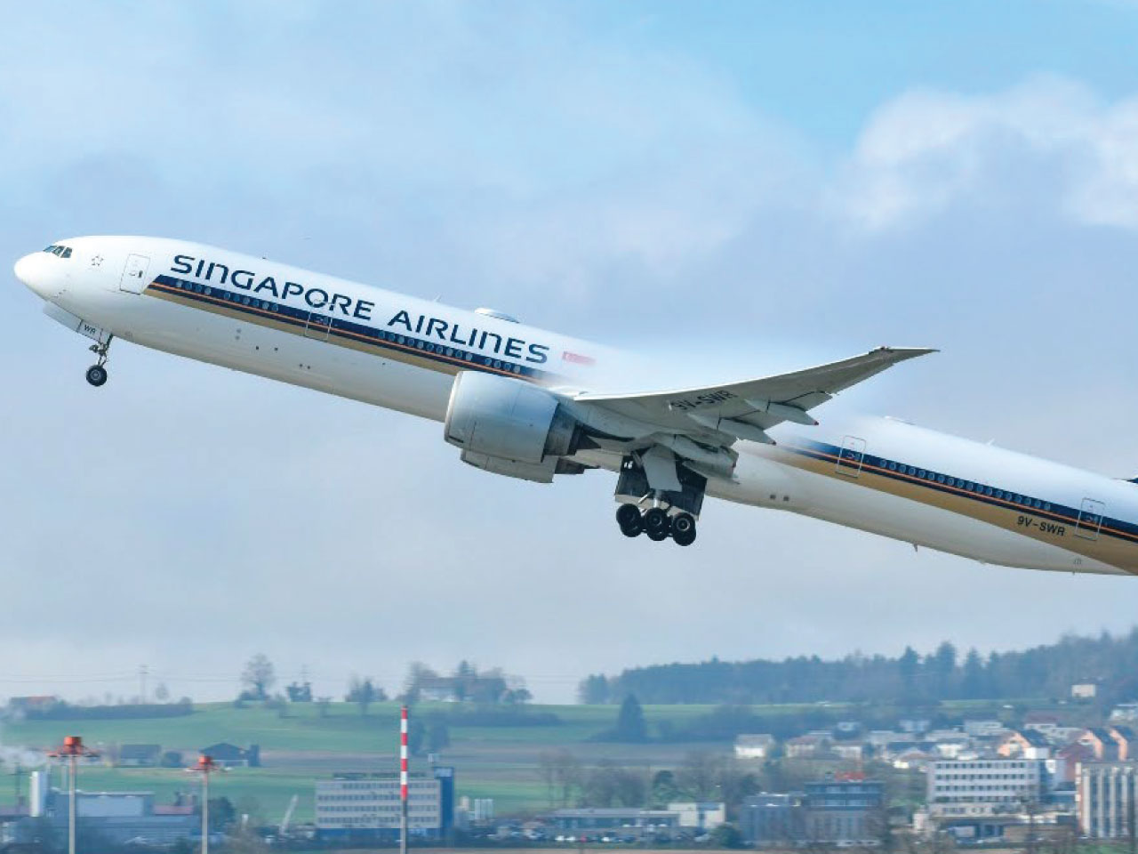 Singapore Airlines – Navigating Competition While Sustaining Excellence
