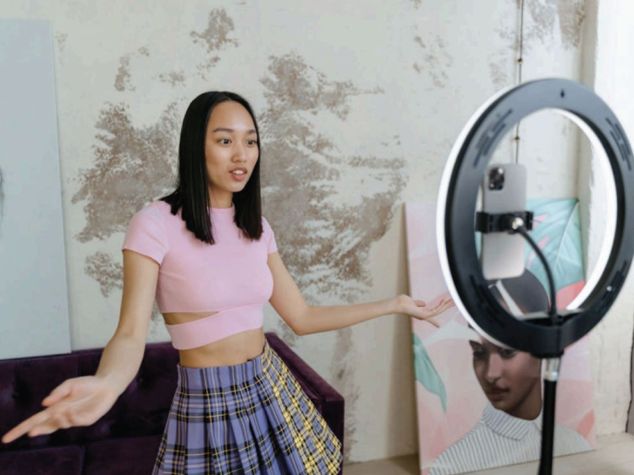 Livestreaming Sensation: A Case of Meituan Live