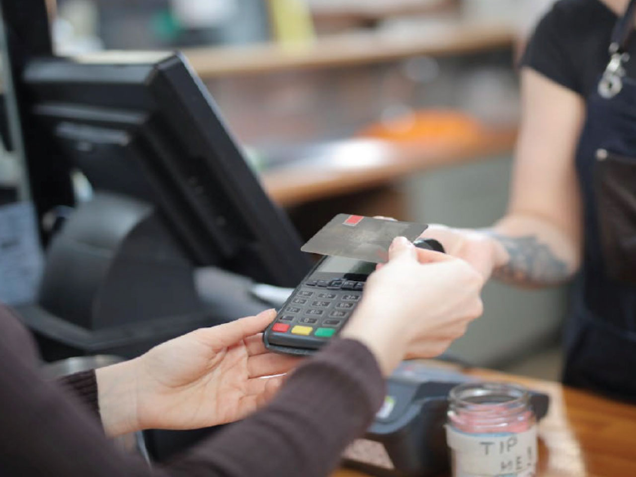 Navigating the Shift to Digital Tipping: Opportunities and Challenges in Supporting Front-line Service Employees